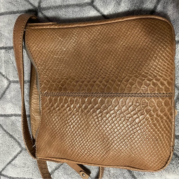 Frye crossbody Melissa Floral Swing Pack - Picture 3 of 6